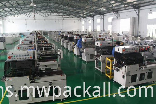 Automatik L Type Shrink Wrapping Machine dan Terowong Pembungkusan PE Filem mengecut mesin pembungkusan terowong untuk papan luncur